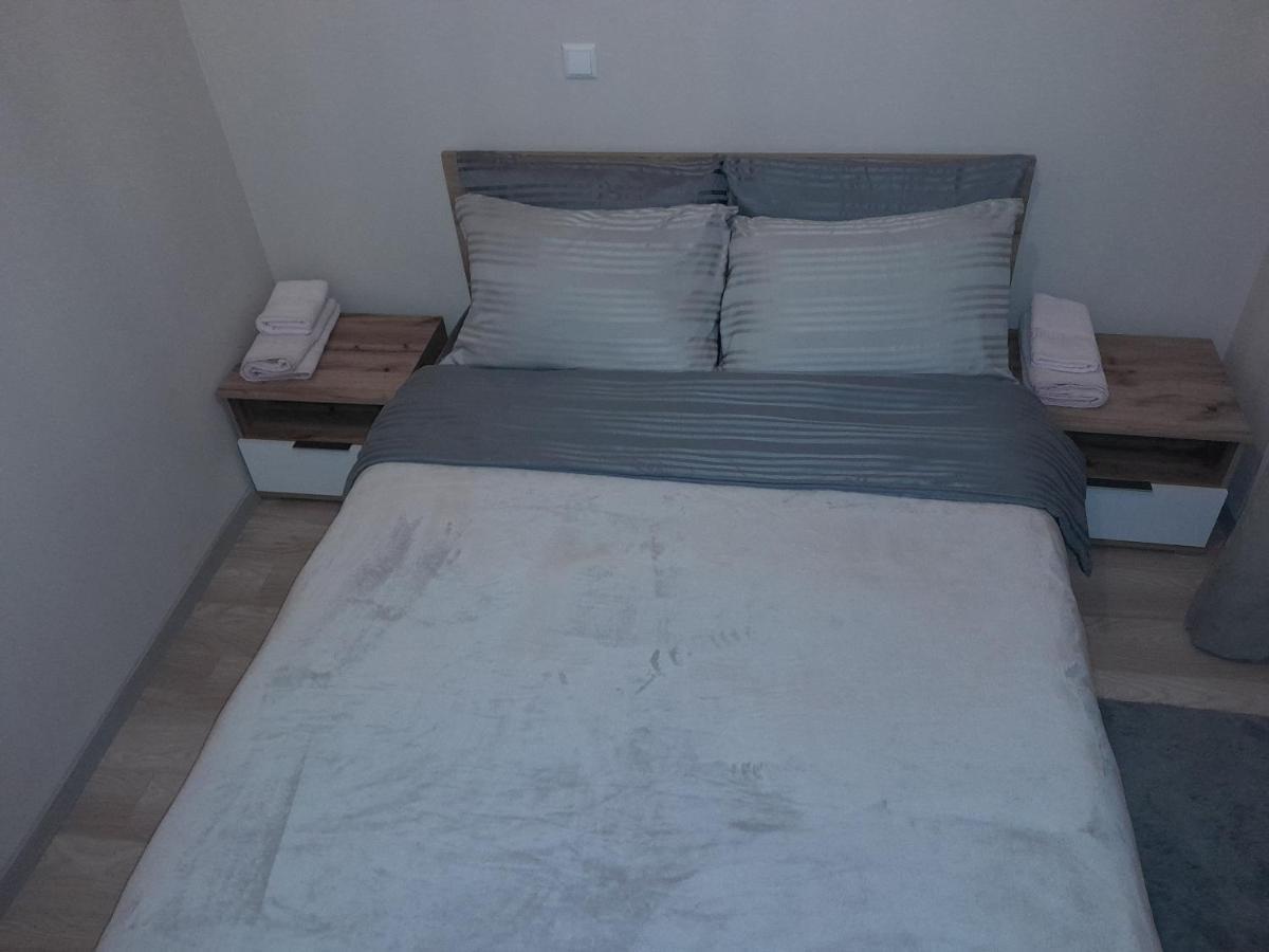 Gray Apartament 2 Pristina Buitenkant foto